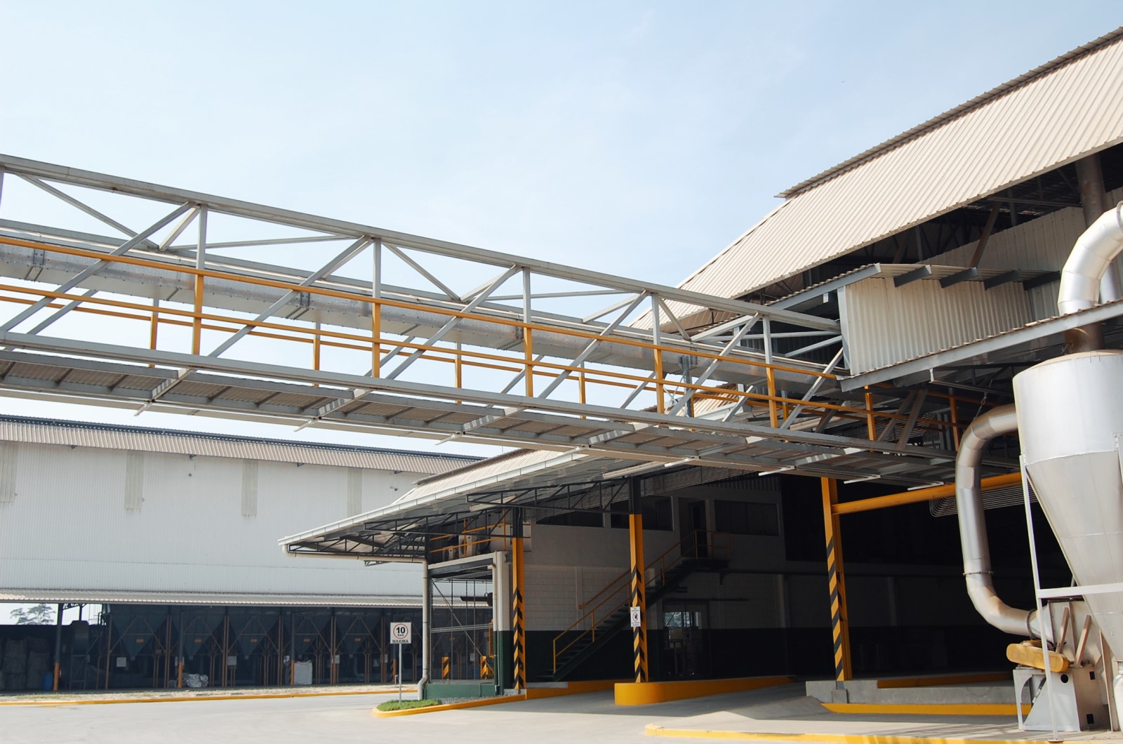 Becamo - Producción