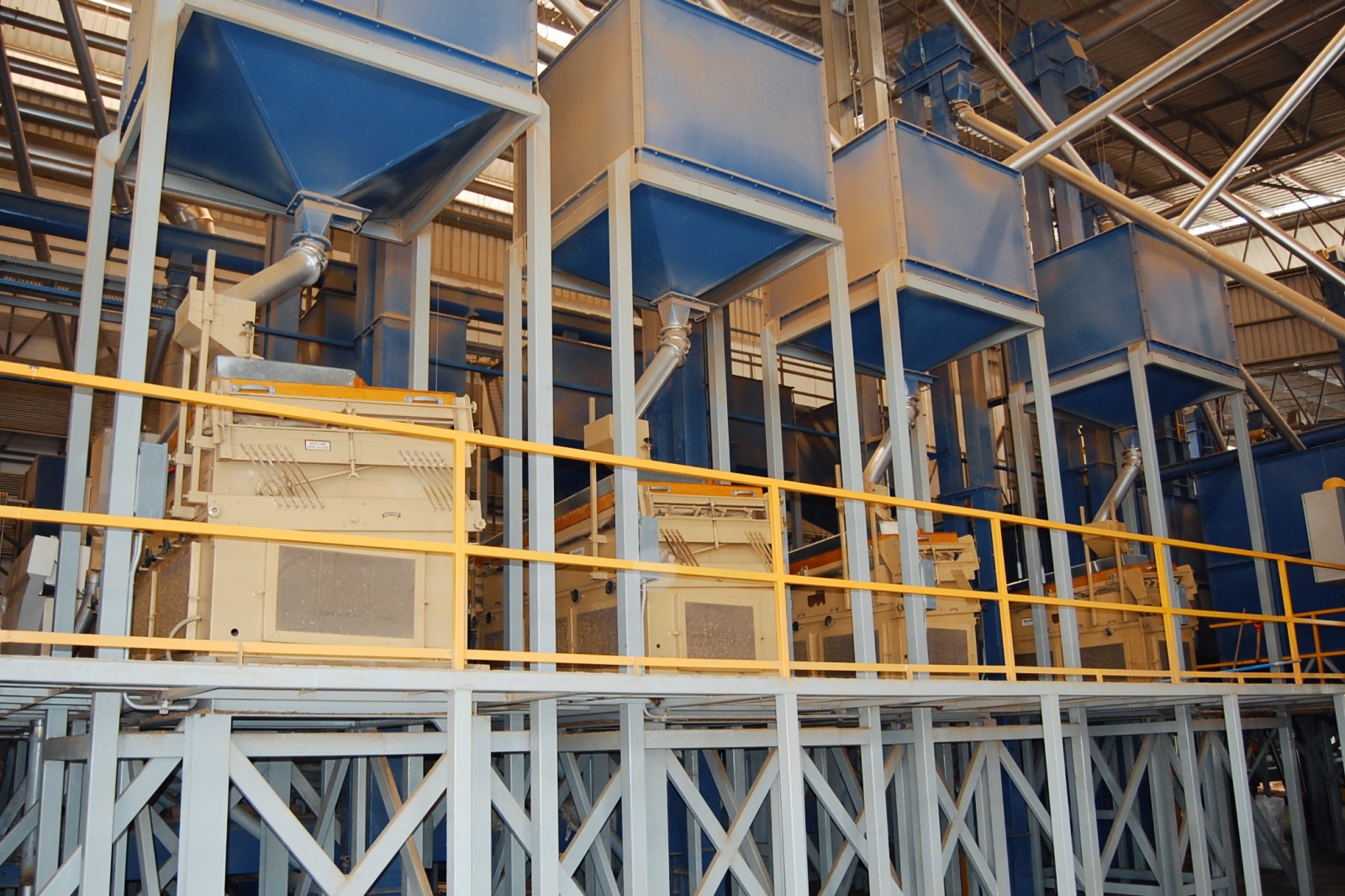 Becamo - Producción