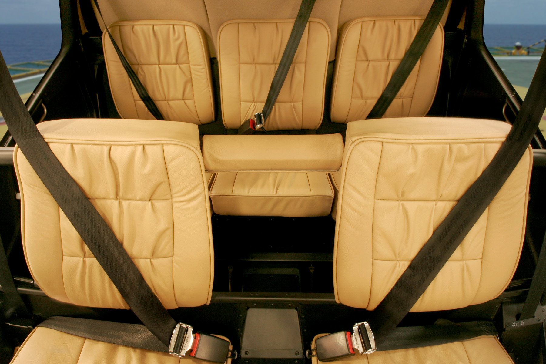 Interior Helicópter Robinson R66